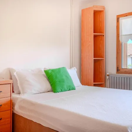 Villa Spacious With Garden 3 Min To Beach