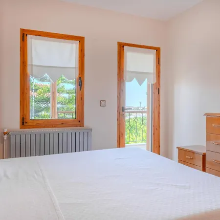 Villa Spacious With Garden 3 Min To Beach Cesme