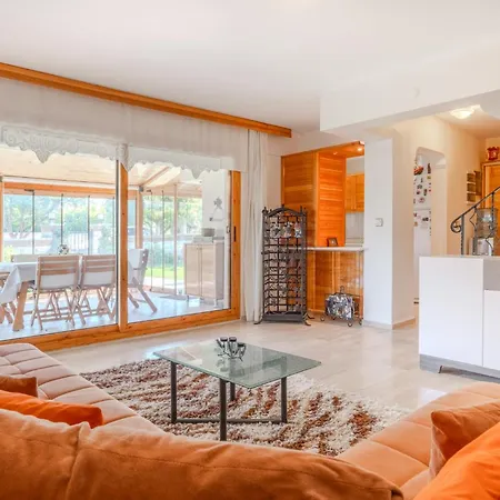 Spacious With Garden 3 Min To Villa *