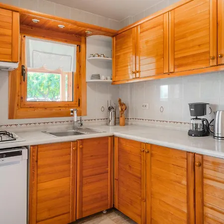 Spacious With Garden 3 Min To Beach Villa Cesme